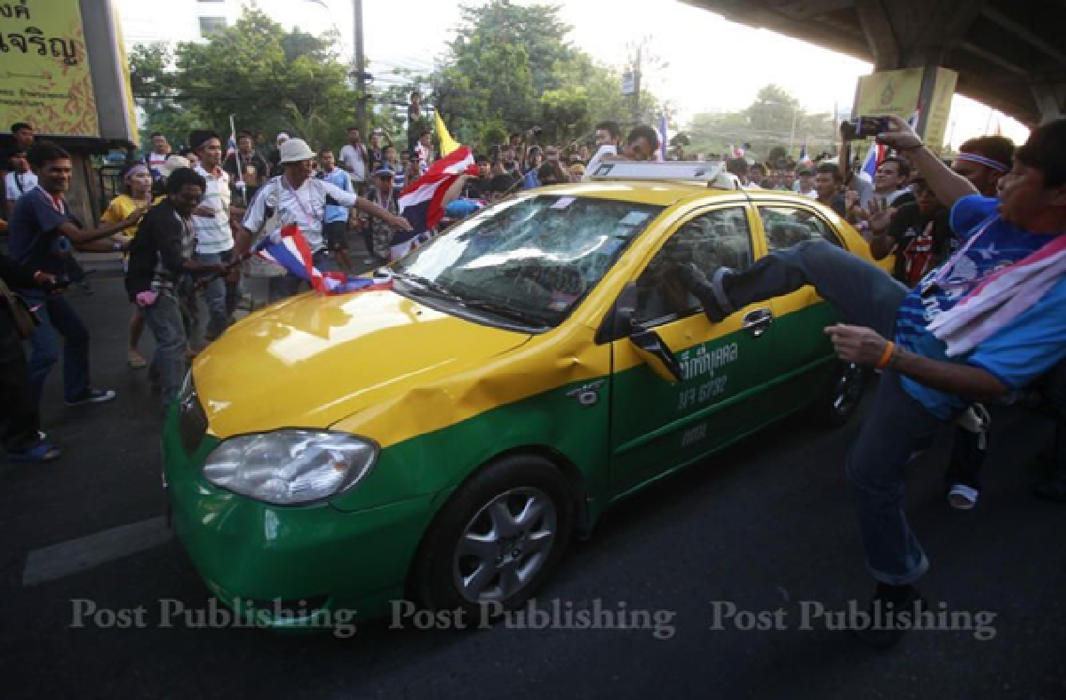 Suthep: Govt falls by Sunday