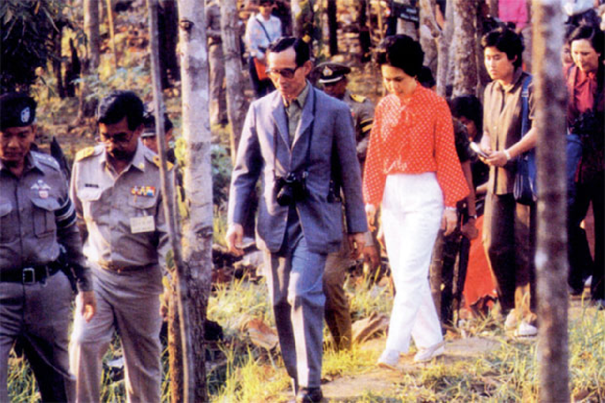 2 พระองค์ทรงงานหนัก เพื่อพัฒนาประเทศให้ยั่งยืน 2 พระองค์ทรงงานหนัก เพื่อพัฒนาประเทศให้ยั่งยืน