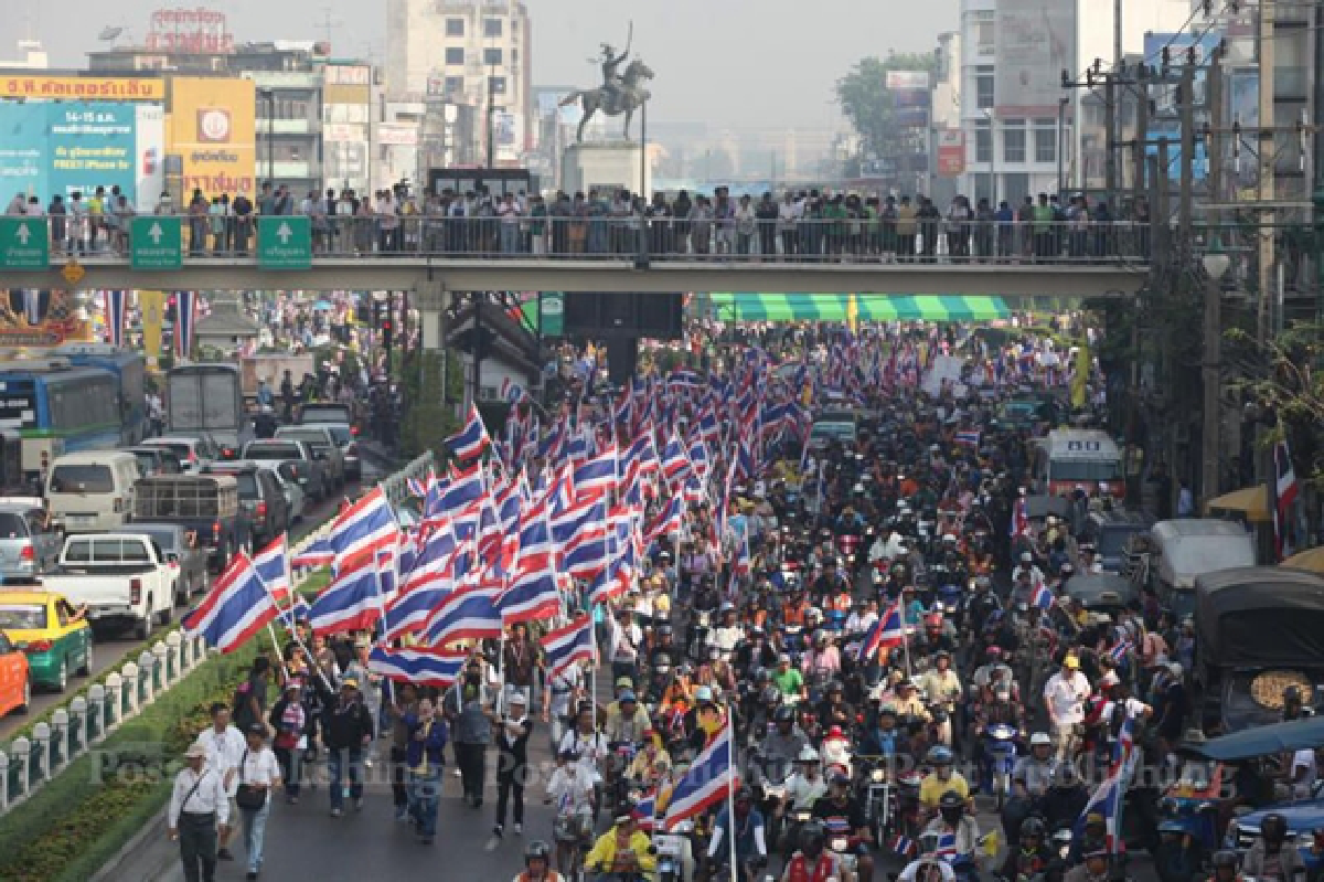 Protests: Marching day, PM dissolves parliament