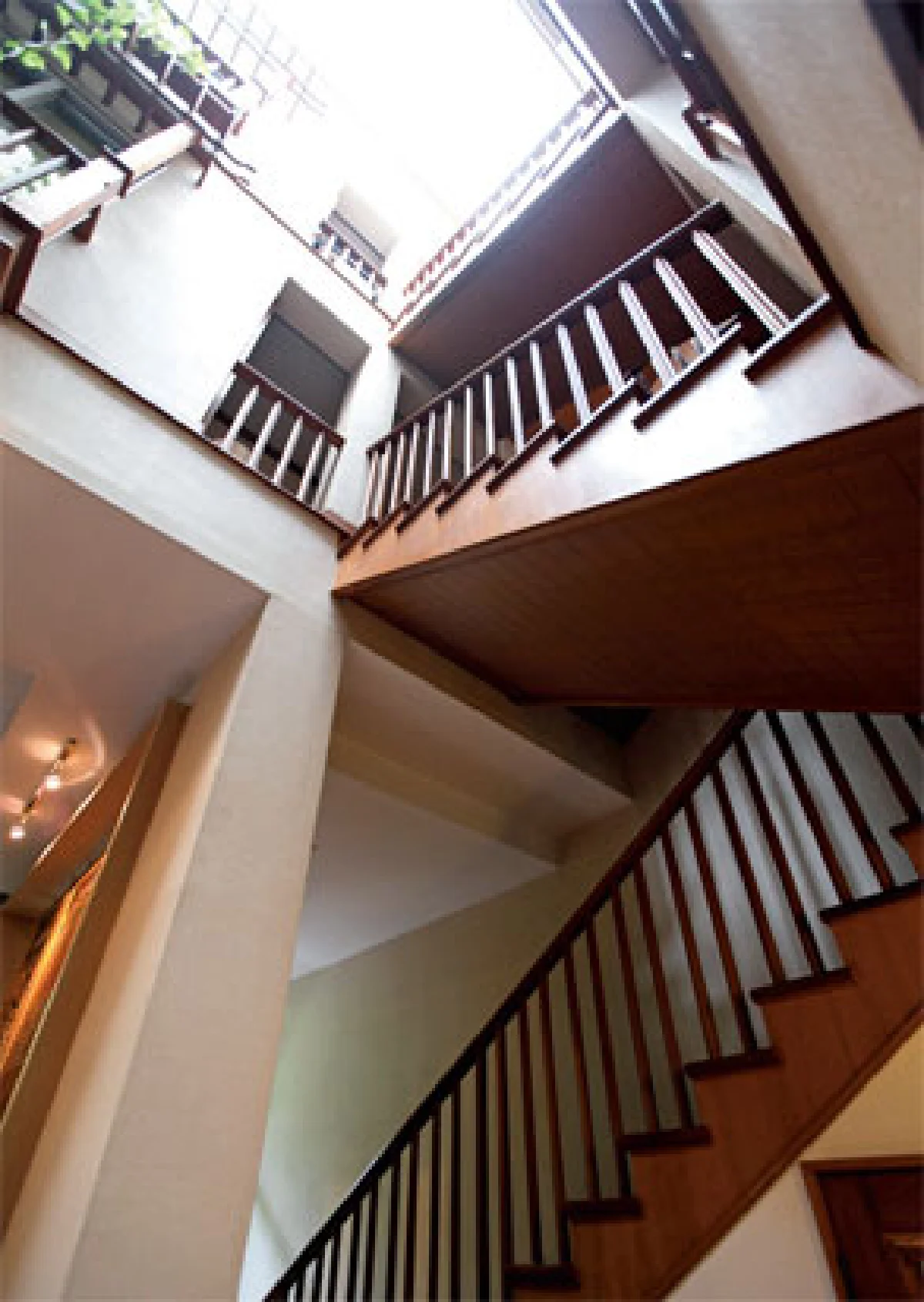 บ้านใจกลางถนนวิทยุ ความอบอุ่นของครอบครัวธนากิจอำนวย