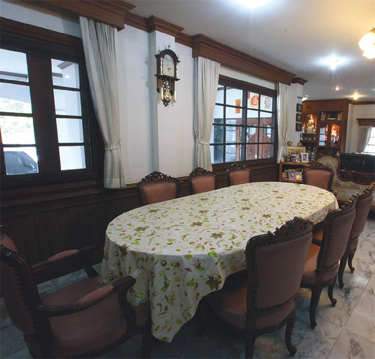 บ้านครอบครัวสุขสันต์ มิลค์ แคนดี้มาเฟีย