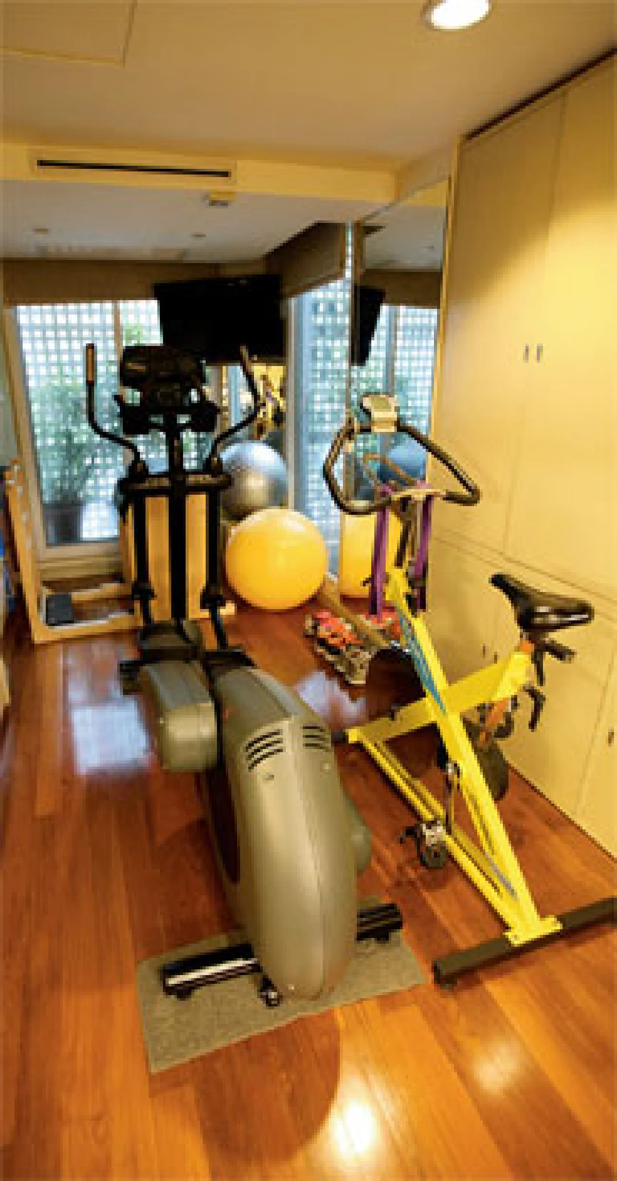 บ้านใจกลางถนนวิทยุ ความอบอุ่นของครอบครัวธนากิจอำนวย