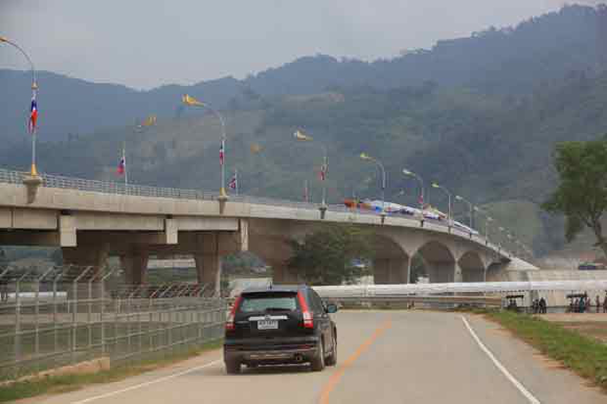 ไทย-ลาวเตรียมเปิดสะพานมิตรภาพ4 ไทย-ลาวเตรียมเปิดสะพานมิตรภาพ4