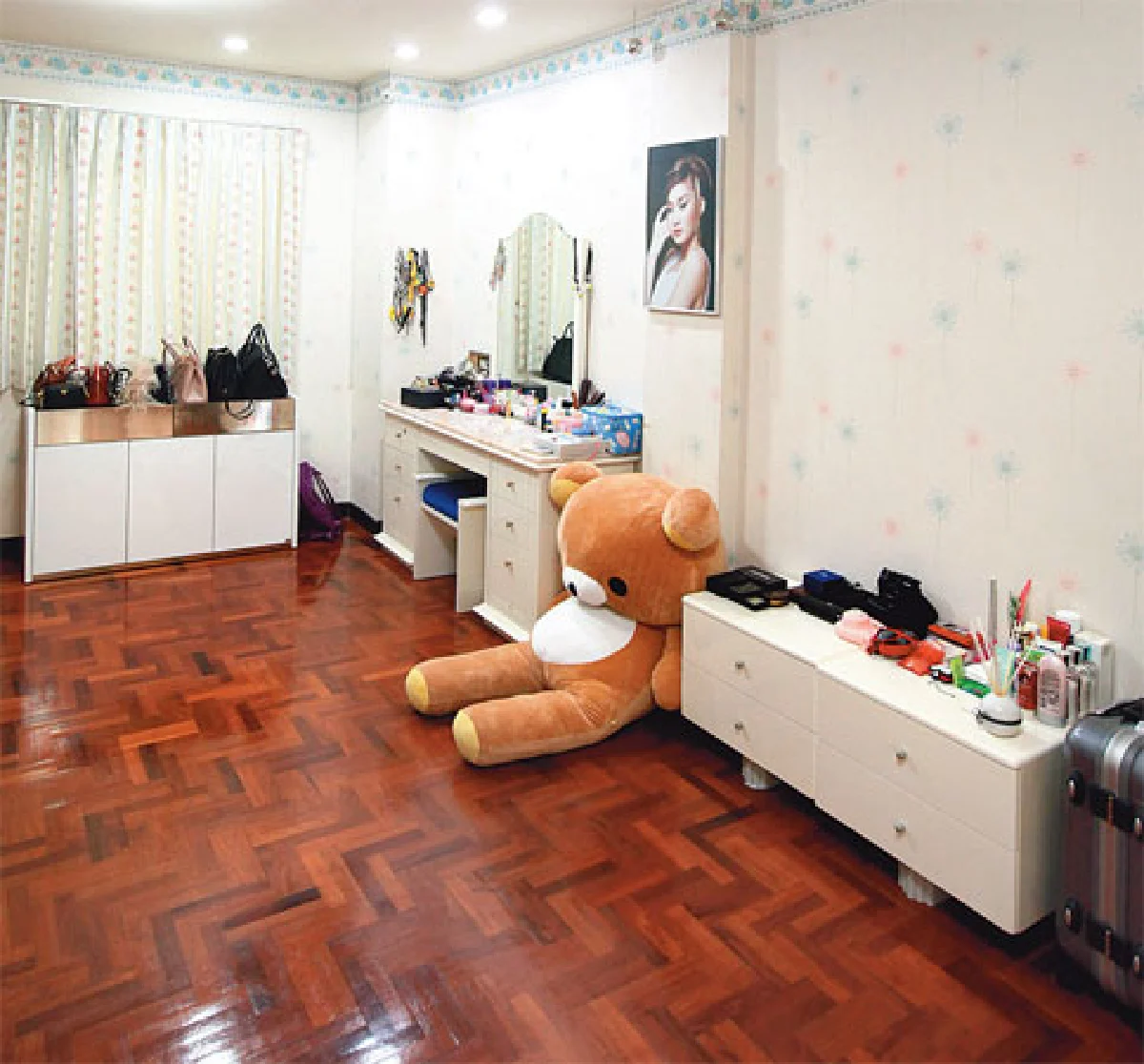 บ้านสีสันอ่อนหวาน ของ สาวห้าว ณปภัช วัฒนากมลวุฒิ