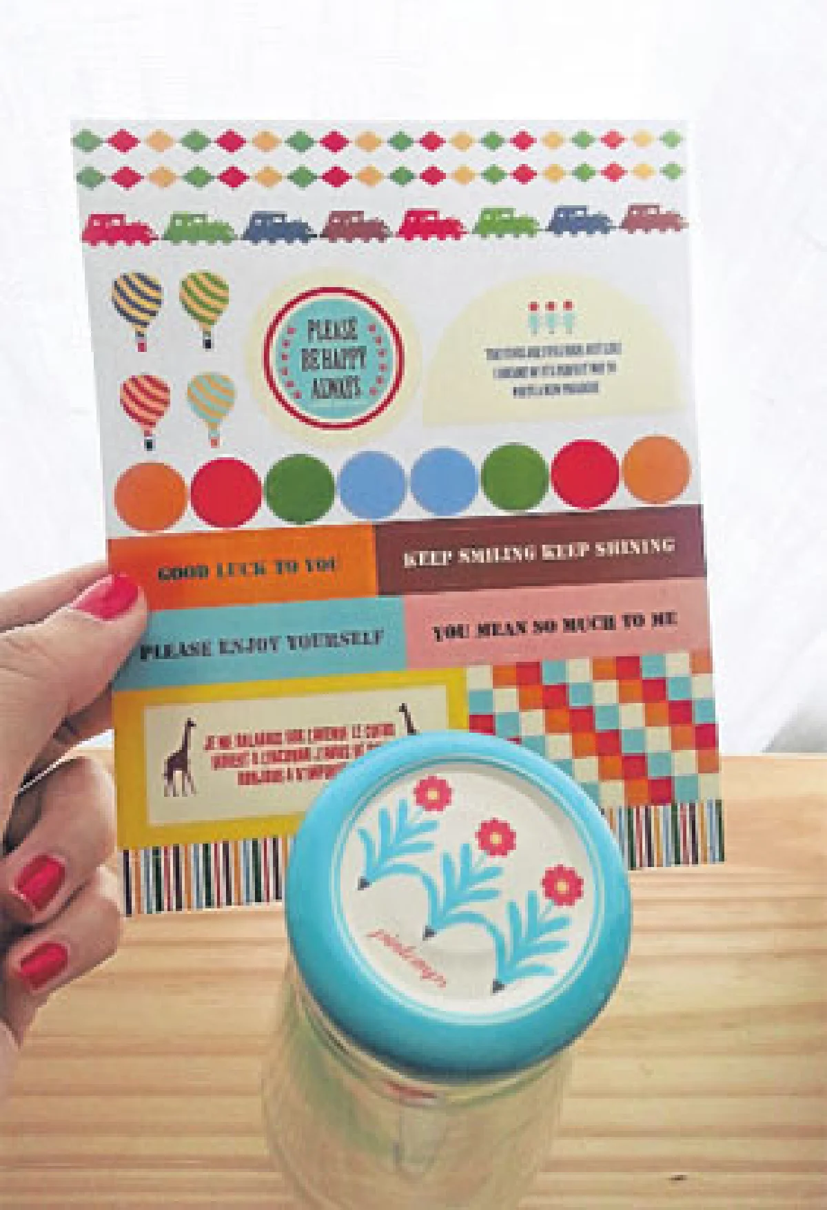 ตกแต่งขวดแก้วให้น่ารักมีประโยชน์