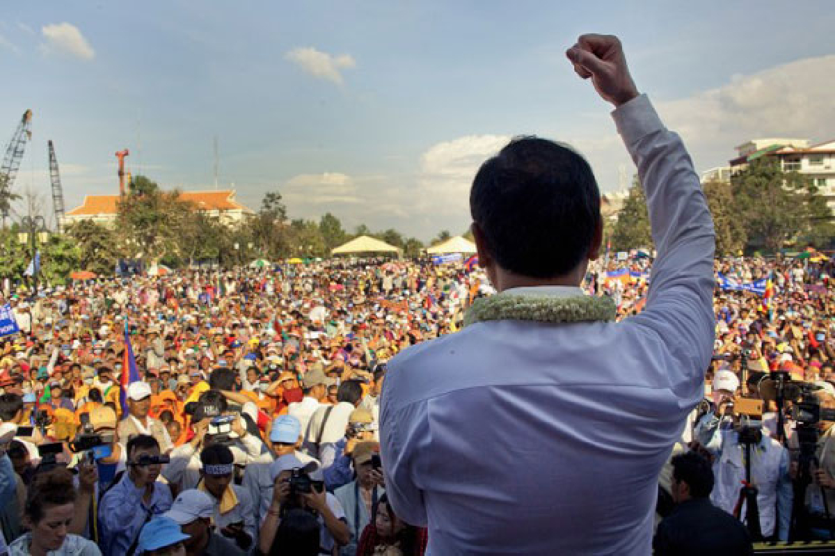 สื่อนอกชี้"เขมร"ตามอย่าง"ไทย"ใช้มวลชนไล่รัฐบาล สื่อนอกชี้"เขมร"ตามอย่าง"ไทย"ใช้มวลชนไล่รัฐบาล