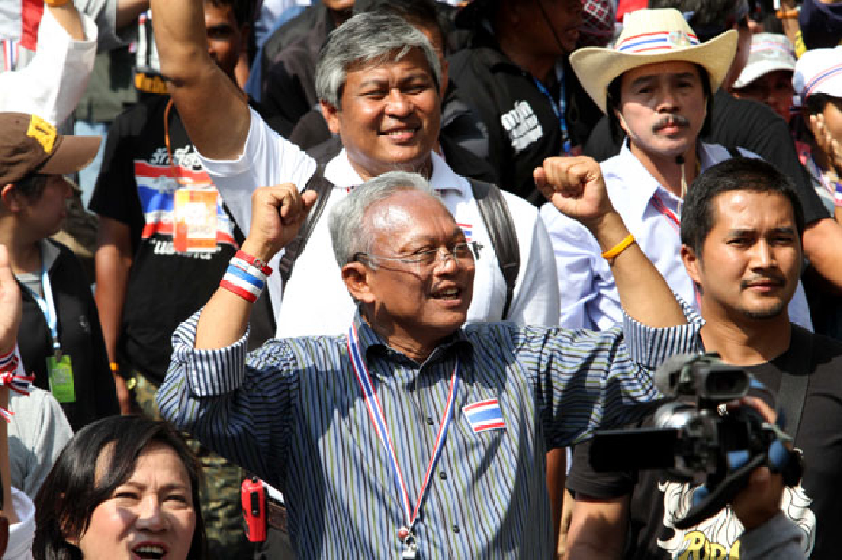"สุเทพ"นำมวลชนกลับถึงราชดำเนิน "สุเทพ"นำมวลชนกลับถึงราชดำเนิน