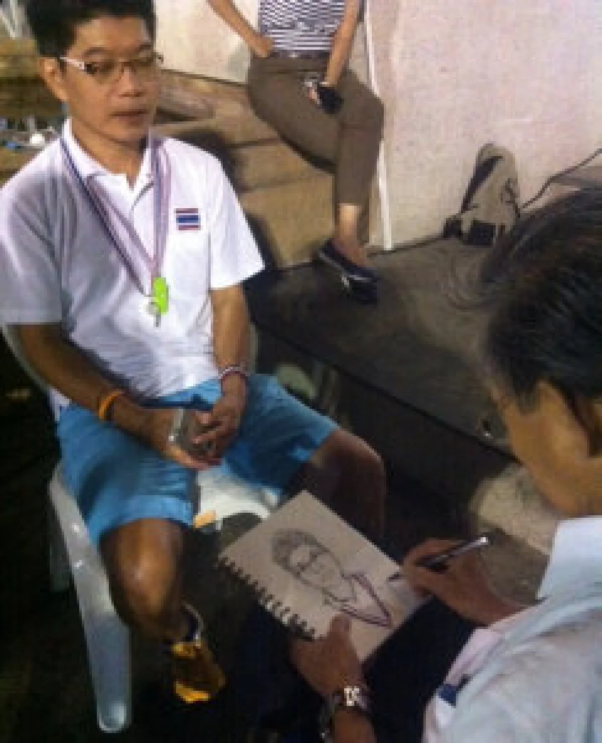“ชวน”เยือนเวทีกปปส.วาดภาพเหมือน“กนก”
