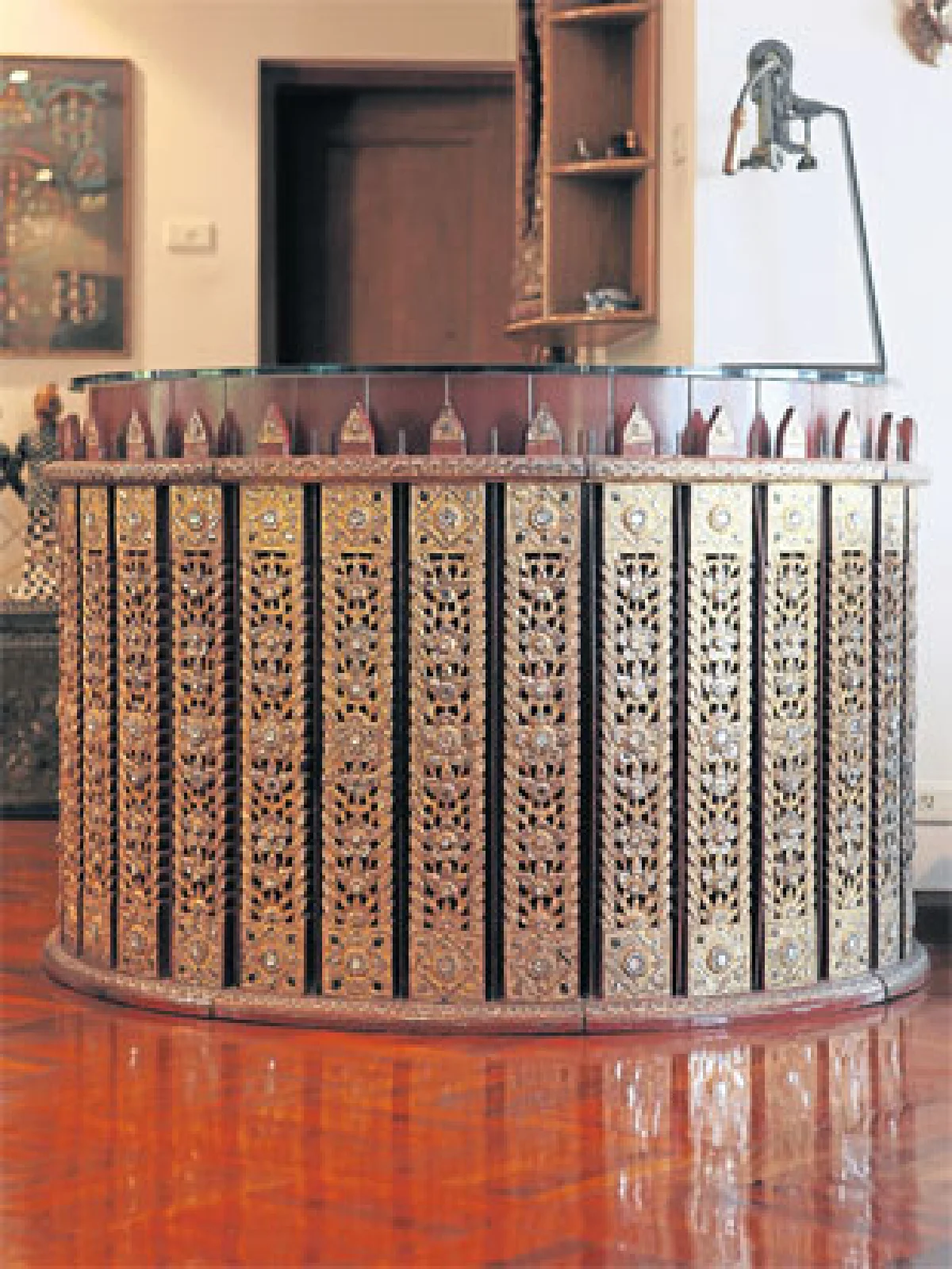 ชมความงามศิลปะผ่านของสะสมโบราณ ของ เกียรติ สิทธีอมร