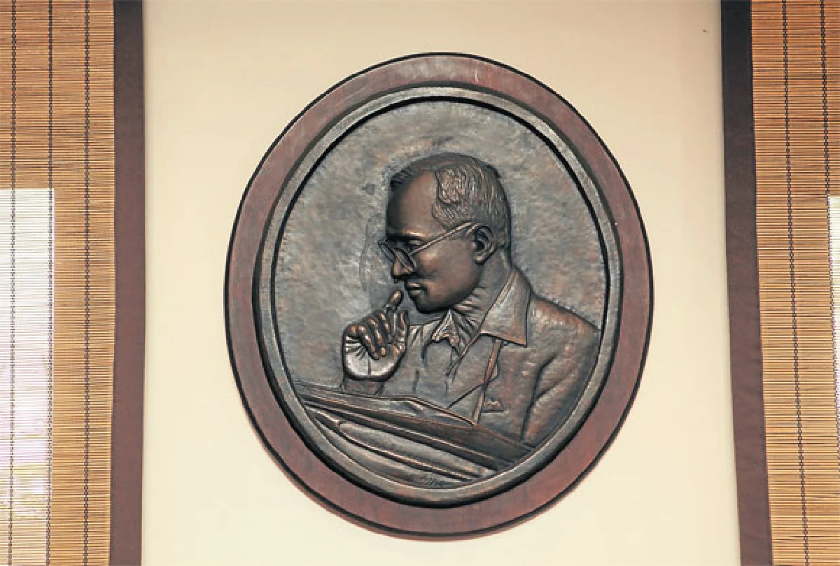 ชมความงามศิลปะผ่านของสะสมโบราณ ของ เกียรติ สิทธีอมร