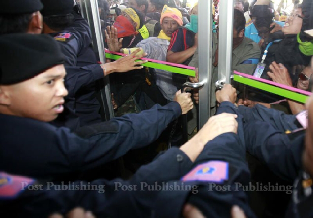 Violence at candidate registration centre (updated)