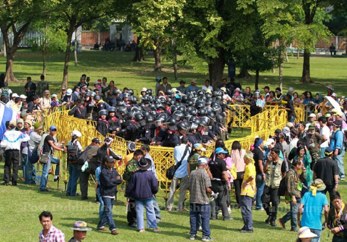 Violence at candidate registration centre (updated)