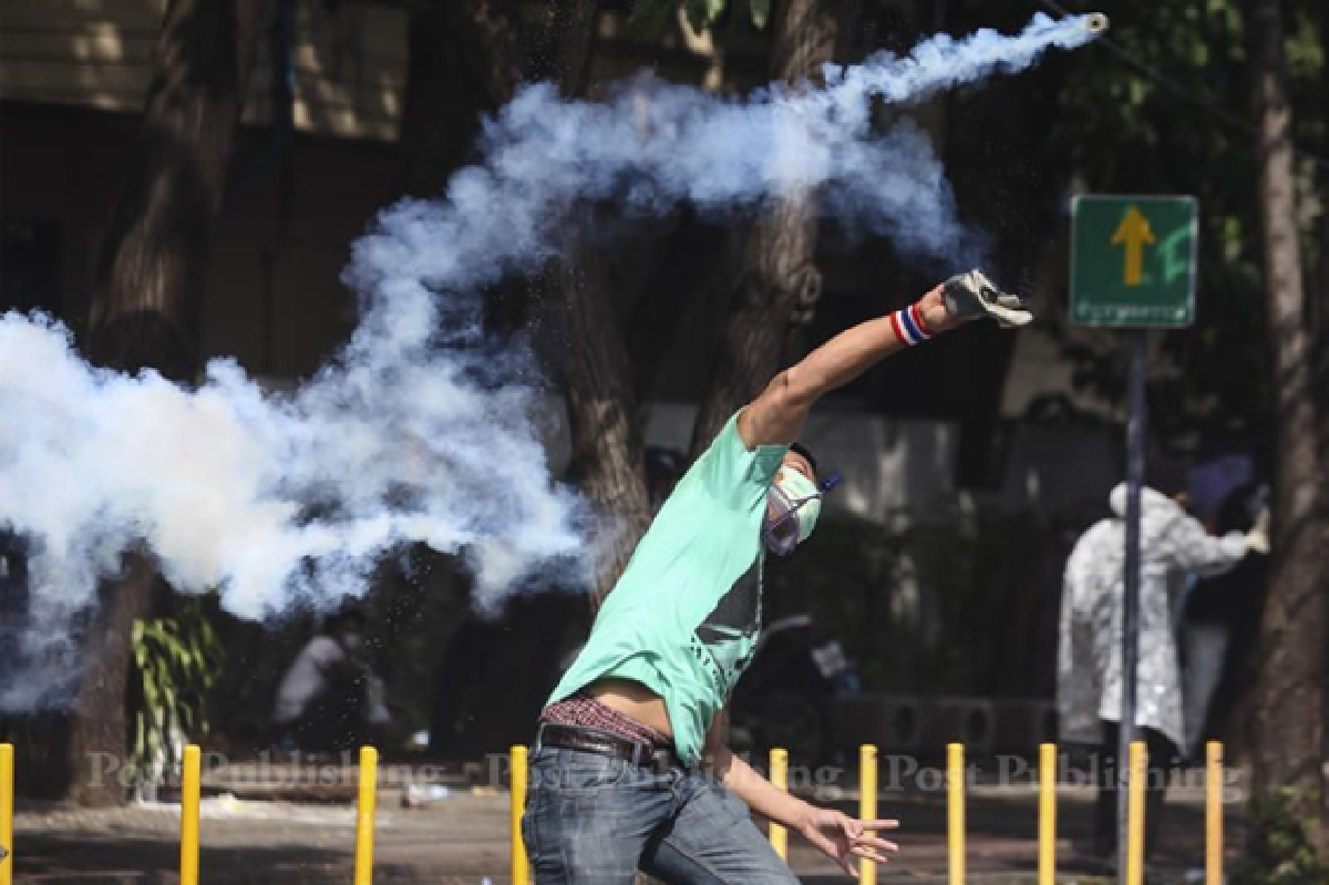 Day of violence leaves at least one dead, many injured
