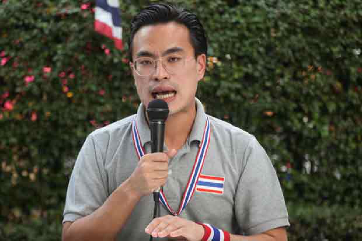เอกณัฎจี้ตร.แจงปมยิงการ์ด-ขนอาวุธเข้ากรุง เอกณัฎจี้ตร.แจงปมยิงการ์ด-ขนอาวุธเข้ากรุง