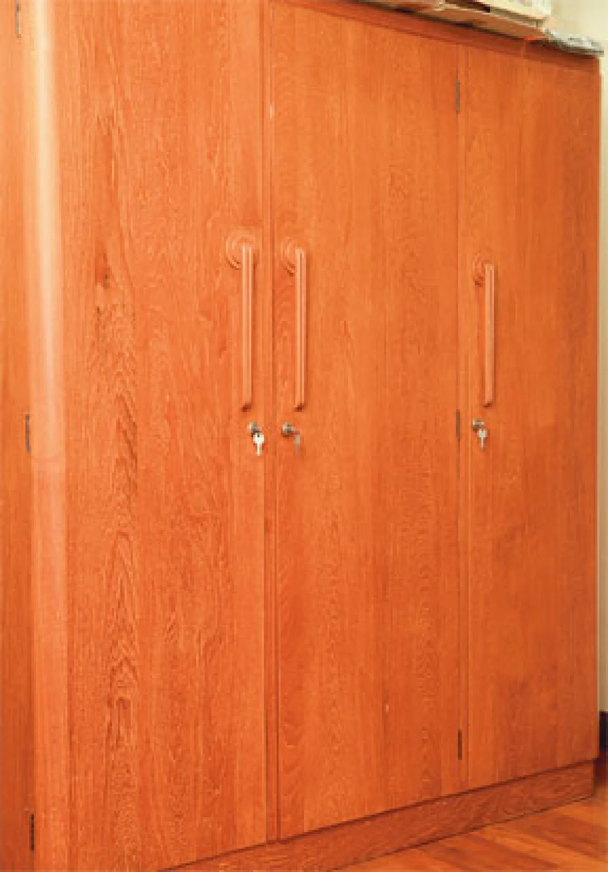 เฟอร์นิเจอร์ไม้บรรพบุรุษของ ณรงค์ชัย ว่องธนะวิโมกษ์