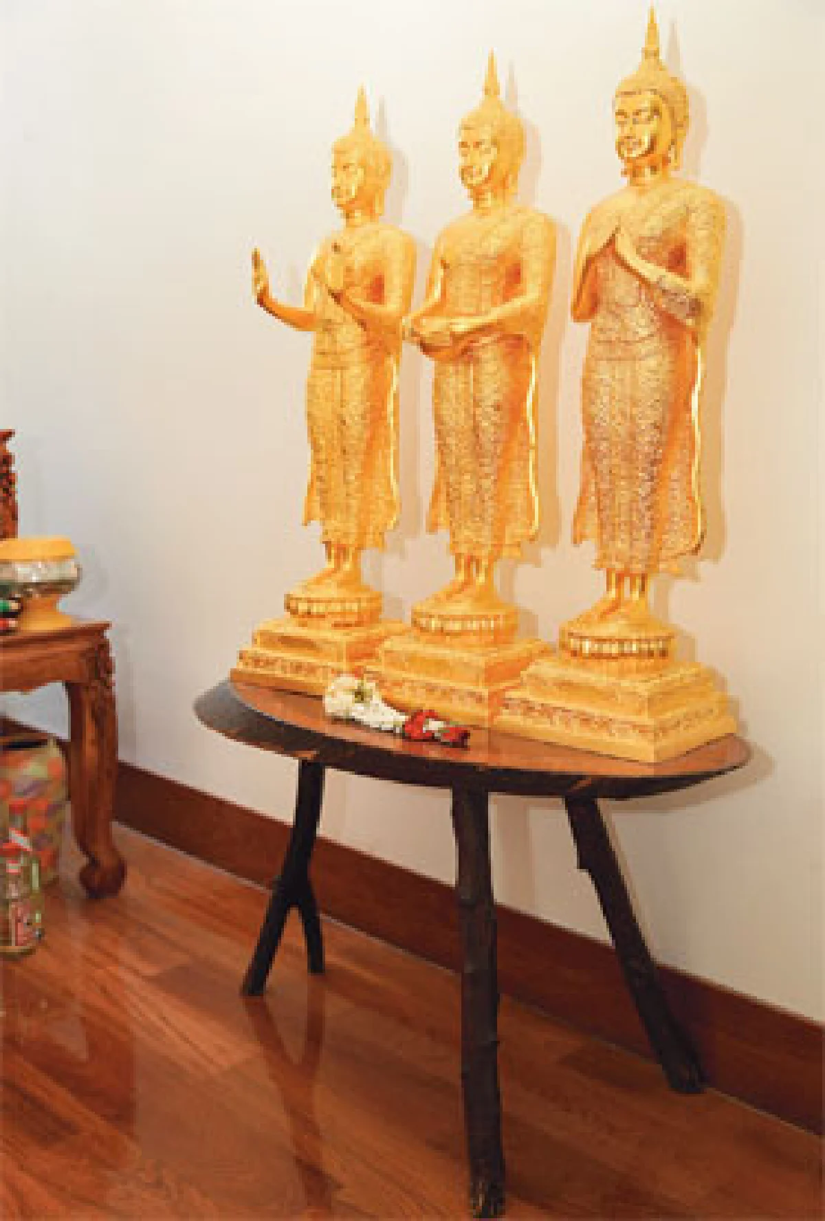 เฟอร์นิเจอร์ไม้บรรพบุรุษของ ณรงค์ชัย ว่องธนะวิโมกษ์