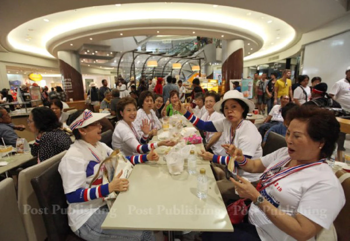 ม็อบช็อปสนั่น!ร้านค้าพื้นที่ชุมนุมคึกคัก