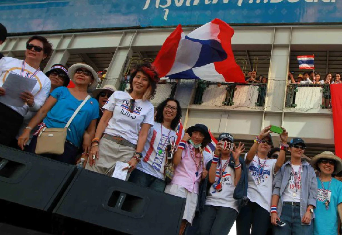 หมอพรทิพย์ขึ้นเวทีอโศกลั่นต้องปฏิรูปประเทศ