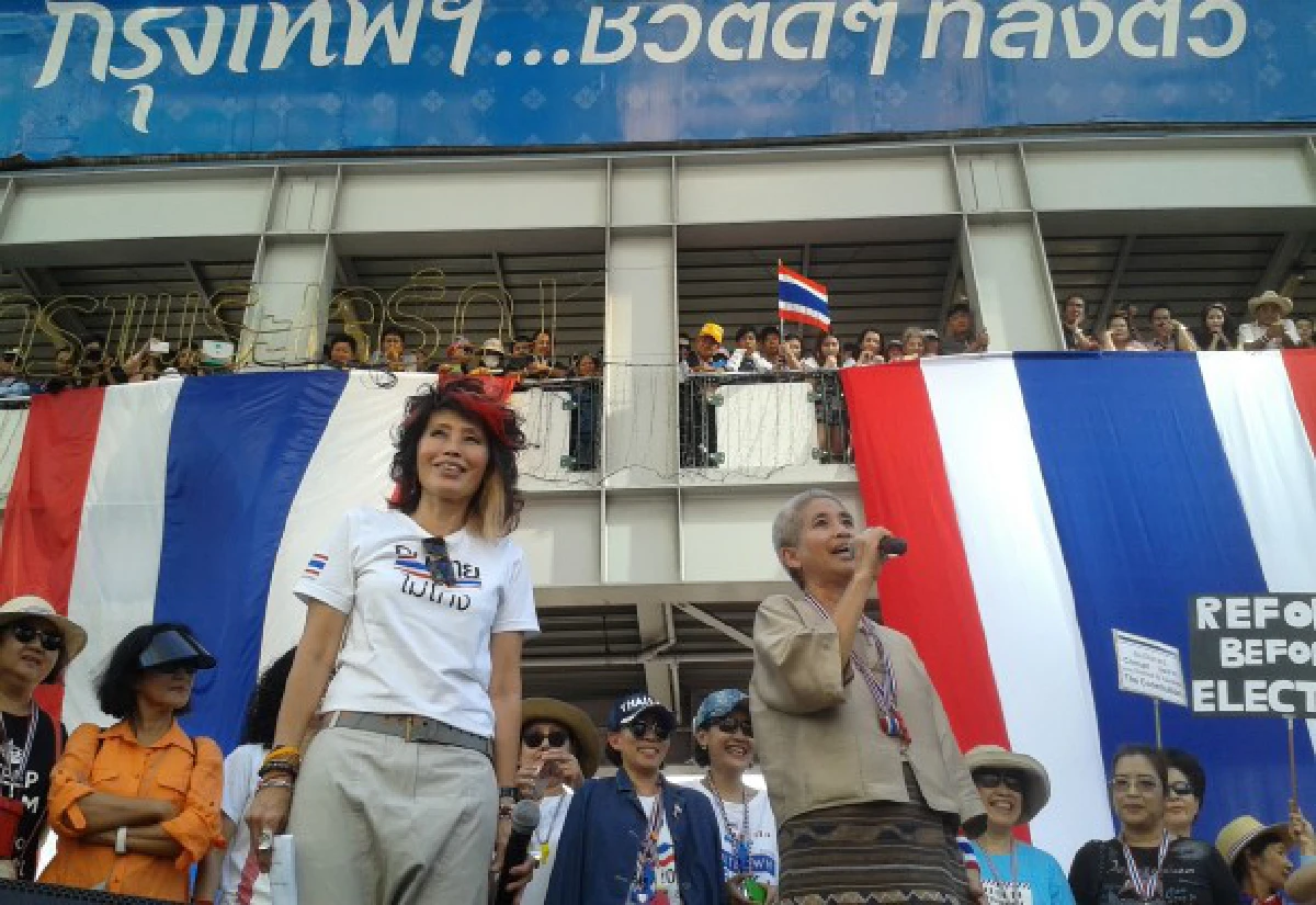 หมอพรทิพย์ขึ้นเวทีอโศกลั่นต้องปฏิรูปประเทศ