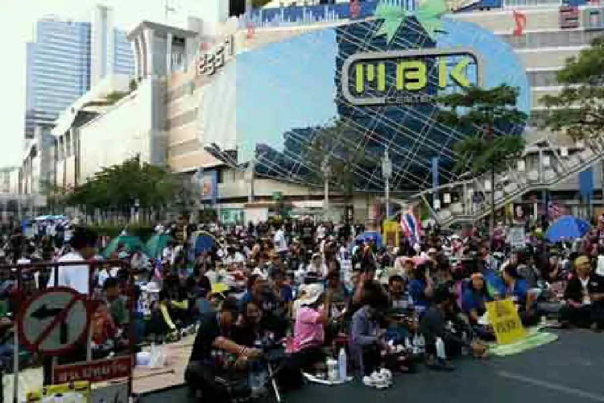 กปปส.ตั้งเวทีปิดการจราจร7จุด