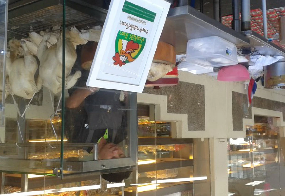 ส่องร้านอาหารกลางดงม็อบ"ทั้งเฟื่องทั้งฟุบ"