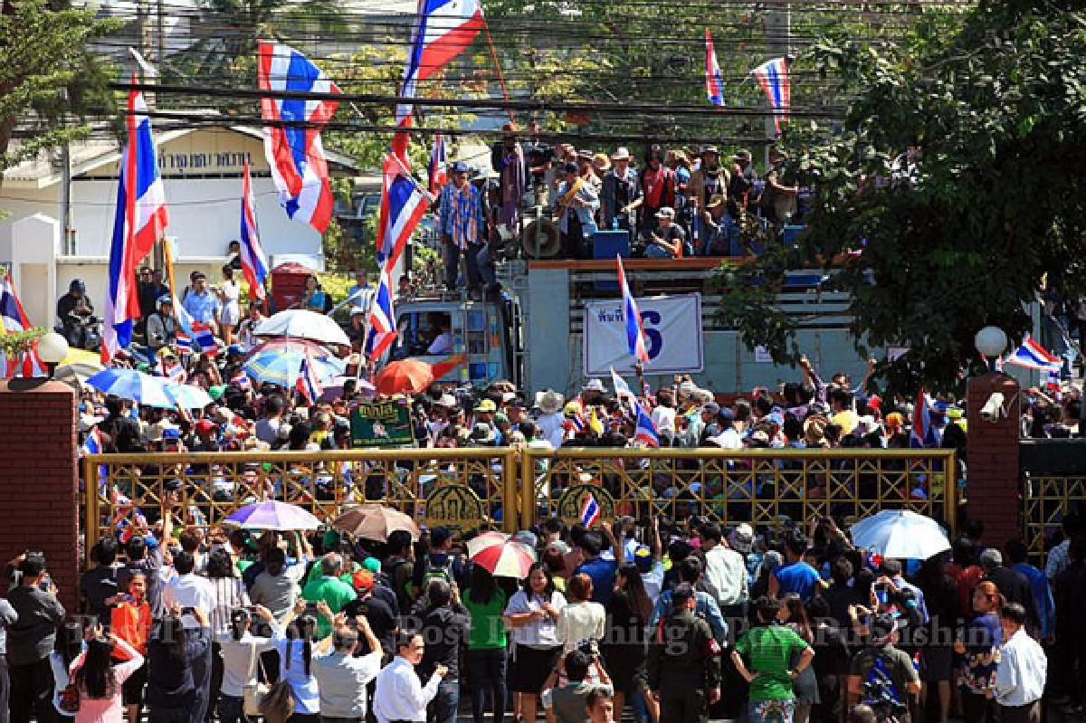 Govt shutdown this week, Suthep says (Updated)
