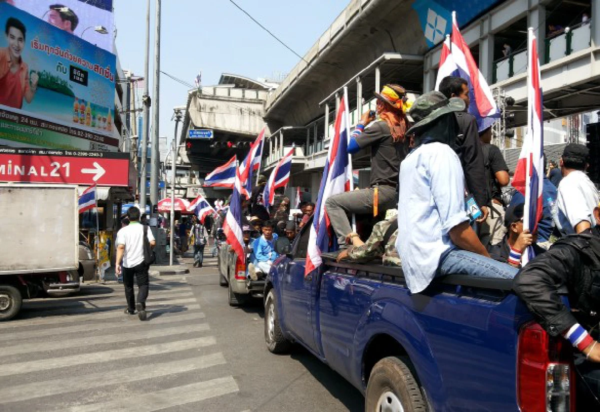 กปปส.อโศกลุยปิดสำนักงานสรรพากร