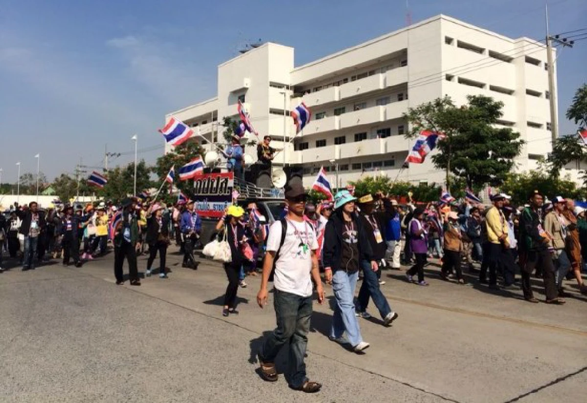 พุทธะอิสระอ้อนทหารช่วยหากถูกสลายชุมนุม