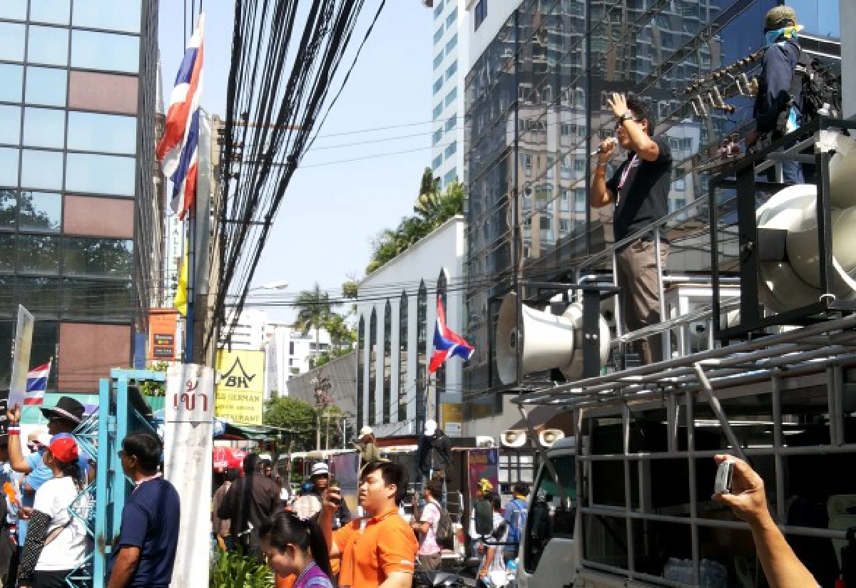 กปปส.อโศกลุยปิดสำนักงานสรรพากร