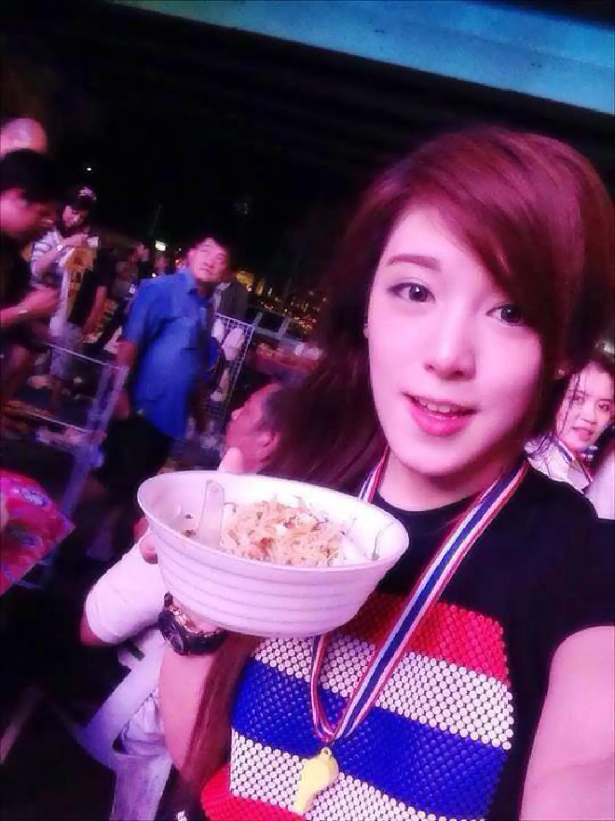 รวมดาวสาวม็อบสีสันแห่งการชุมนุม