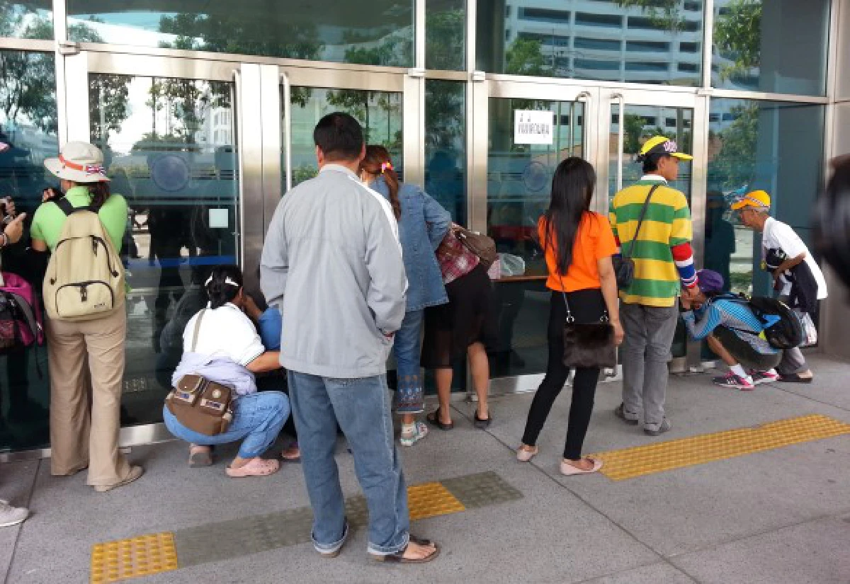 พุทธะอิสระอ้อนทหารช่วยหากถูกสลายชุมนุม