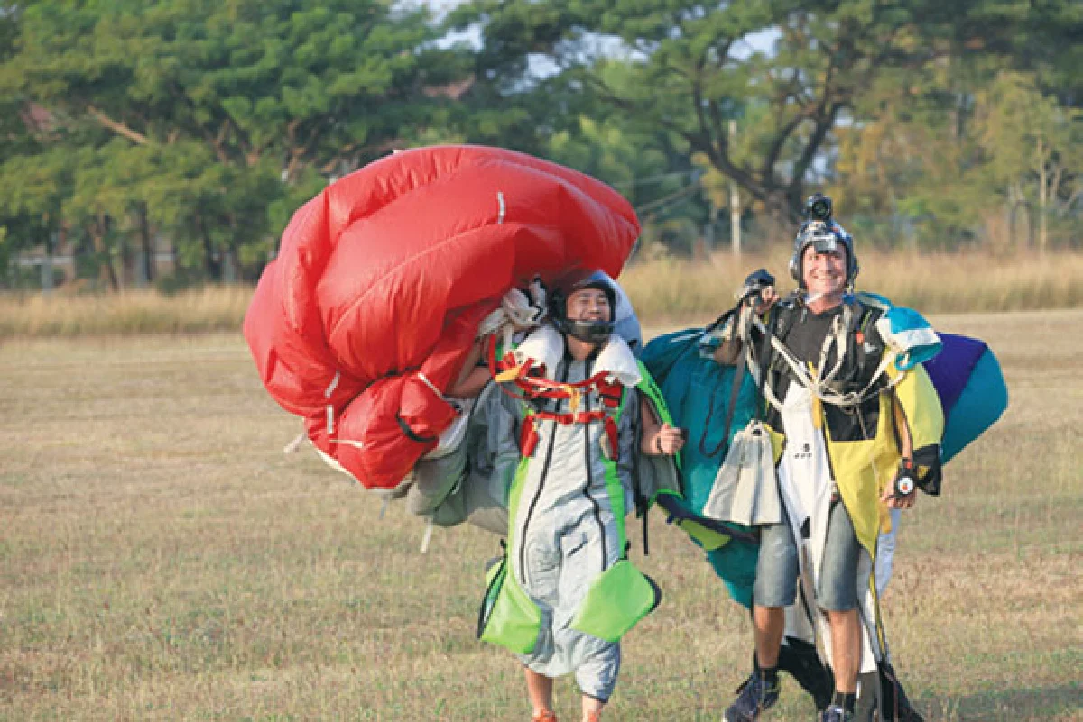 Sky Diving เปลี่ยนตัวเองในเสี้ยววินาที