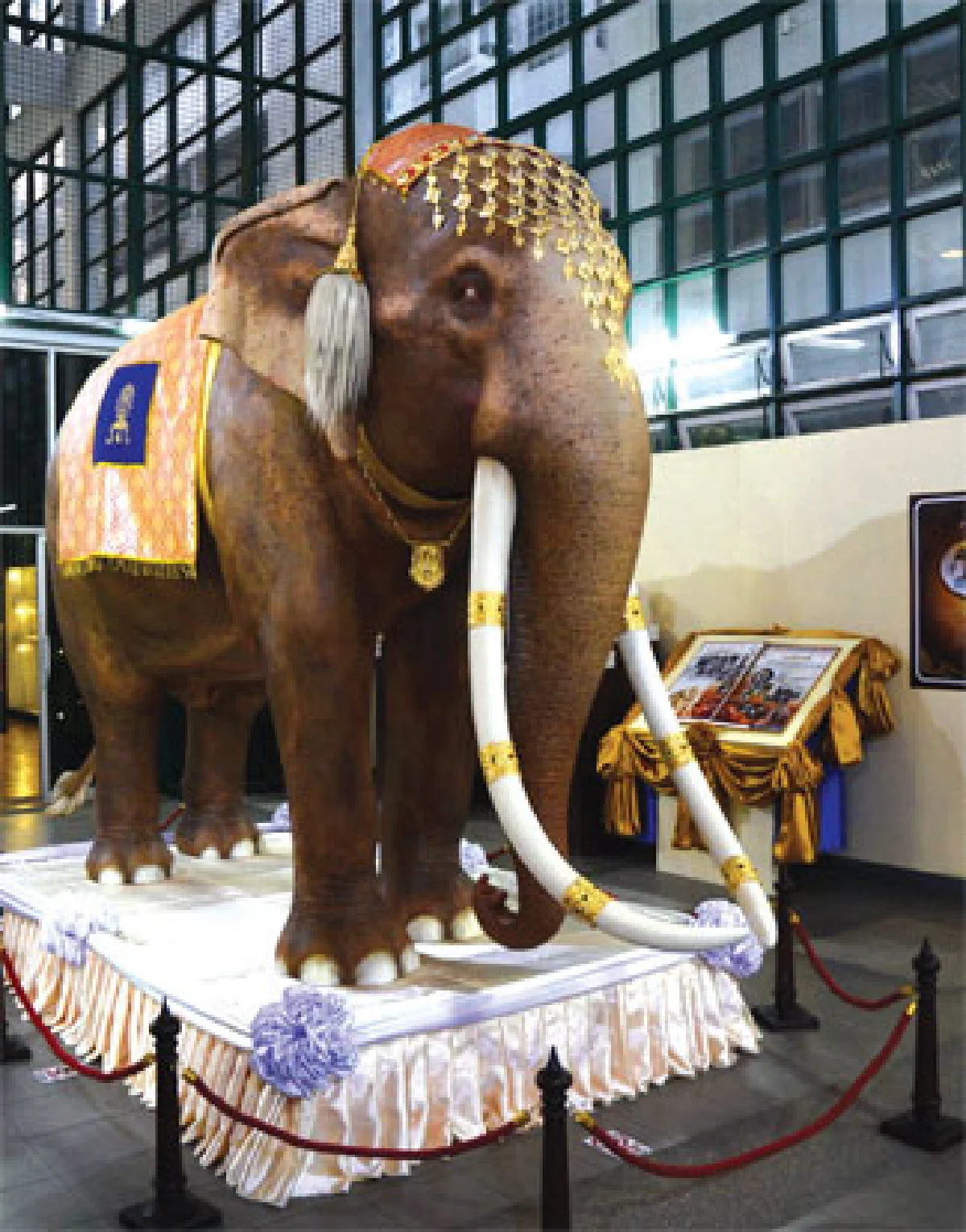 เครื่องคชาภรณ์สำหรับช้างเผือกและช้างพระที่นั่ง