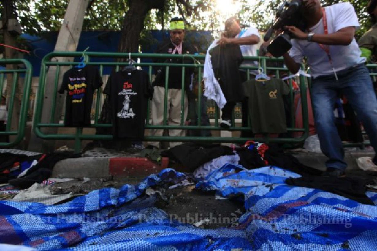บึ้มเวทีอนุสาวรีย์ชัยฯนักข่าวโพสต์ทูเดย์เจ็บ