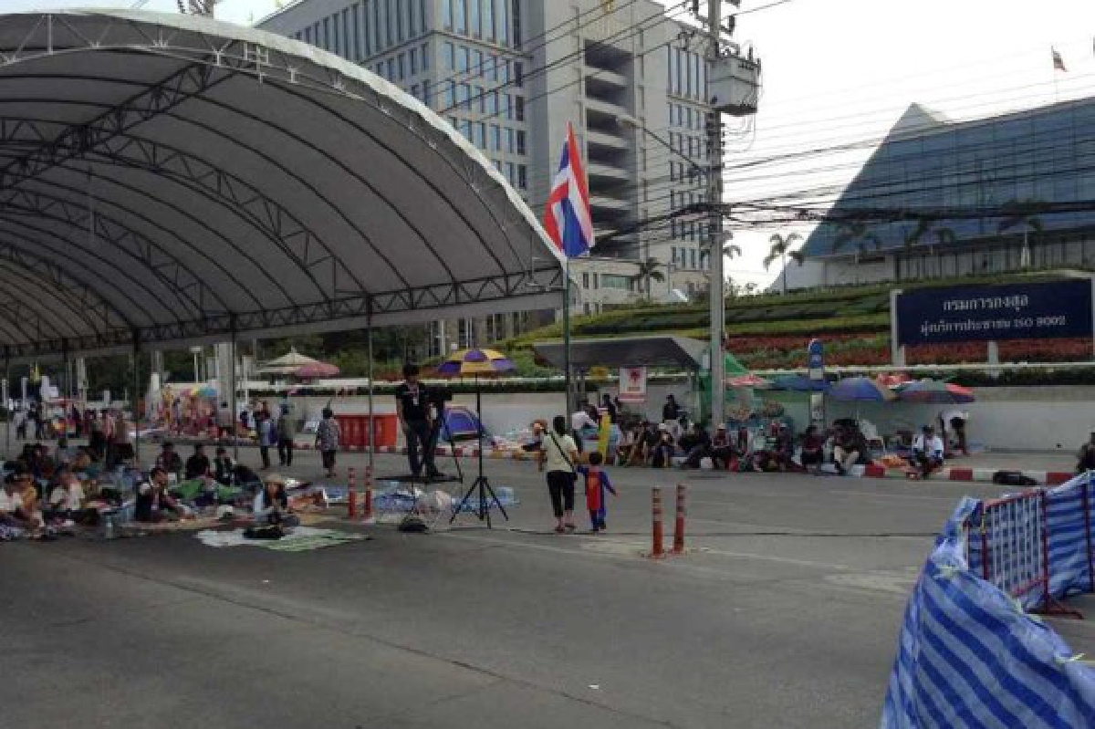 ยิงป่วนม็อบแจ้งวัฒนะไร้เจ็บ ยิงป่วนม็อบแจ้งวัฒนะไร้เจ็บ