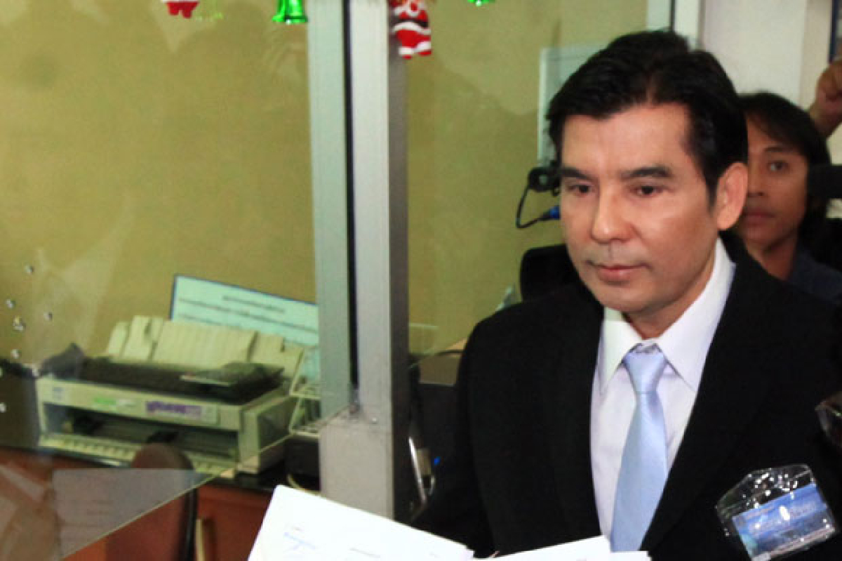 โฆษกเพื่อไทยยื่นกกต.เอาผิดสุเทพ-ถาวรขวางเลือกตั้ง โฆษกเพื่อไทยยื่นกกต.เอาผิดสุเทพ-ถาวรขวางเลือกตั้ง