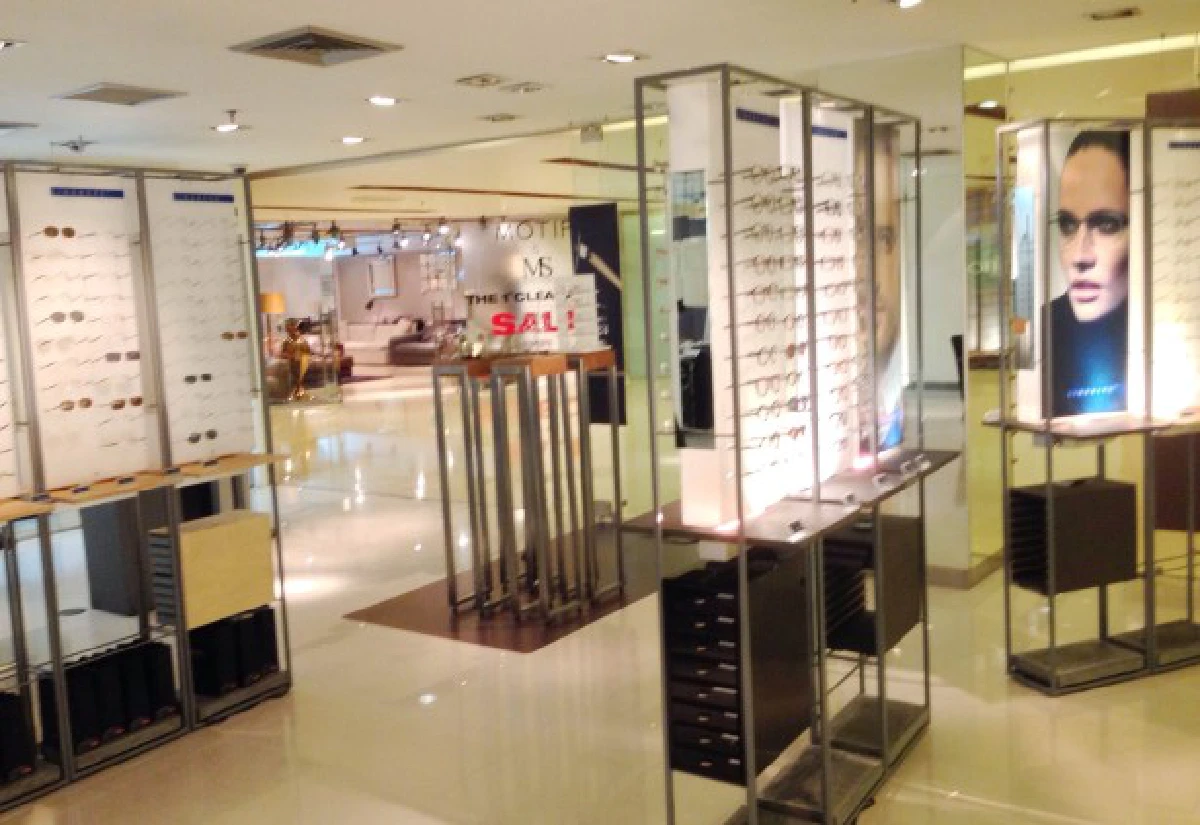แว่นตาเงินล้านของ"โบบิ"