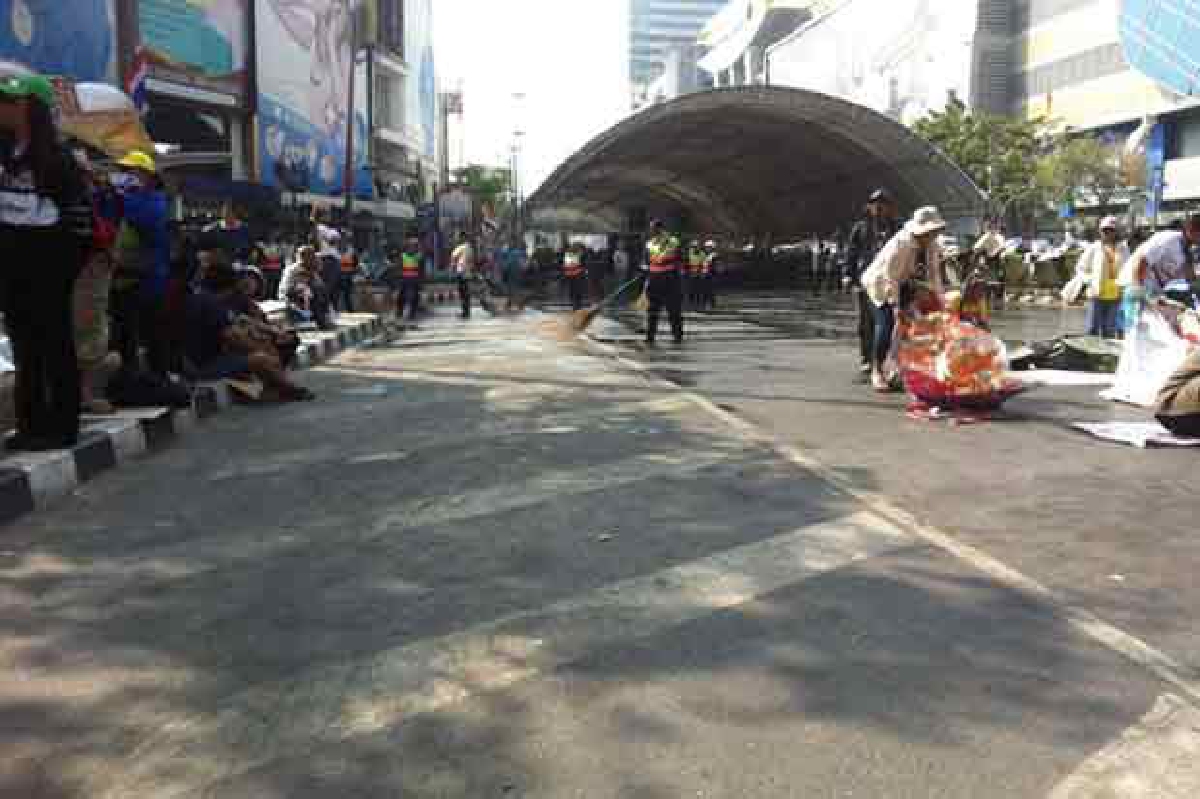 รัฐใช้กม.ฉุกเฉินวันแรก เวทีปทุมวันจัดบิ๊กคลีนนิ่ง รัฐใช้กม.ฉุกเฉินวันแรก เวทีปทุมวันจัดบิ๊กคลีนนิ่ง