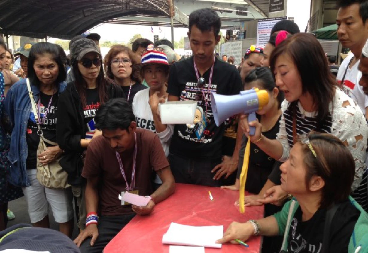 ผู้ค้าสีลมโอดเจอการ์ดกปปส.จัดระเบียบพื้นที่ค้า