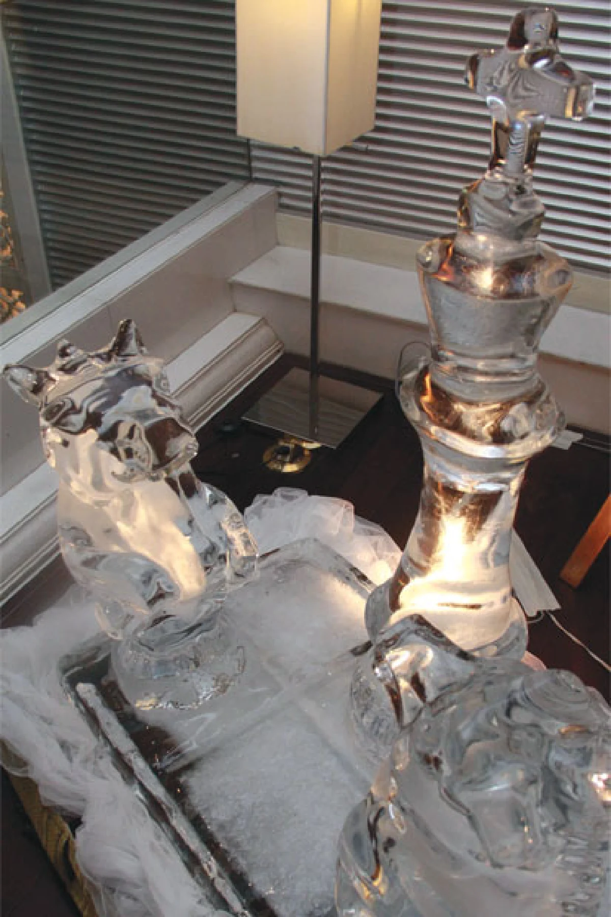 ศิลปะแกะสลักน้ำแข็ง...งดงามบนความเยือกเย็น