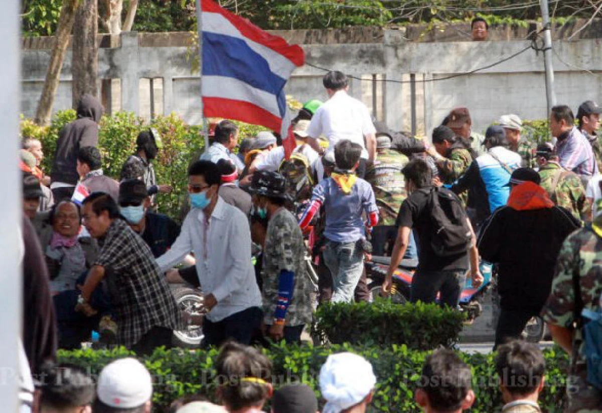 ยิงกปปส.หน้าสโมสรทบ.เจ็บ1มือยิงโดนจับพบเป็นตร.