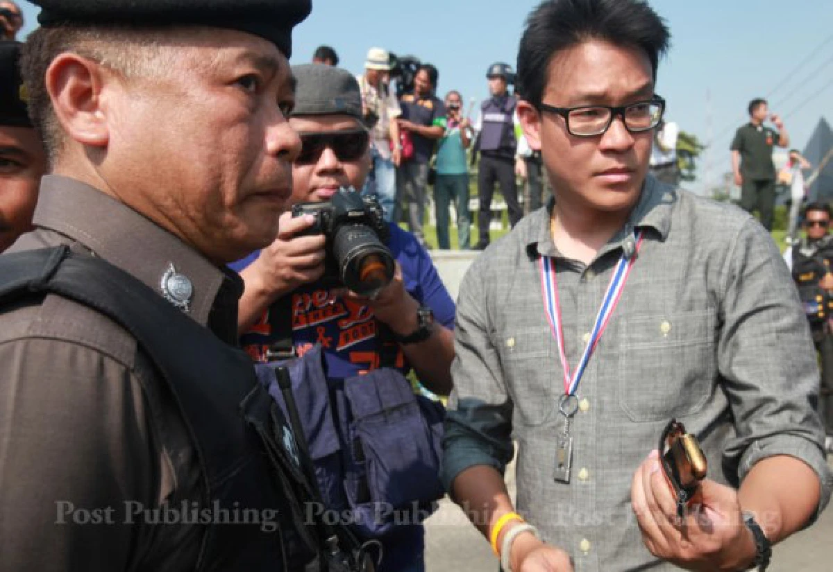 ยิงกปปส.หน้าสโมสรทบ.เจ็บ1มือยิงโดนจับพบเป็นตร.