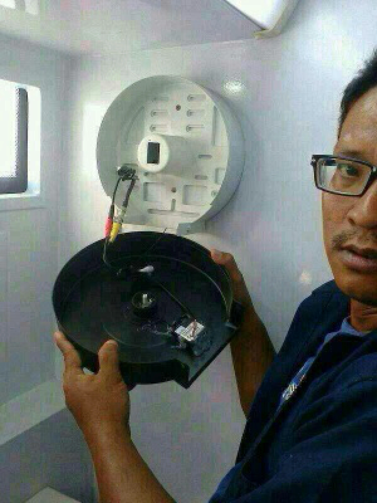 พบกล้องจิ๋วในรถสุขาเคลื่อนที่กทม.