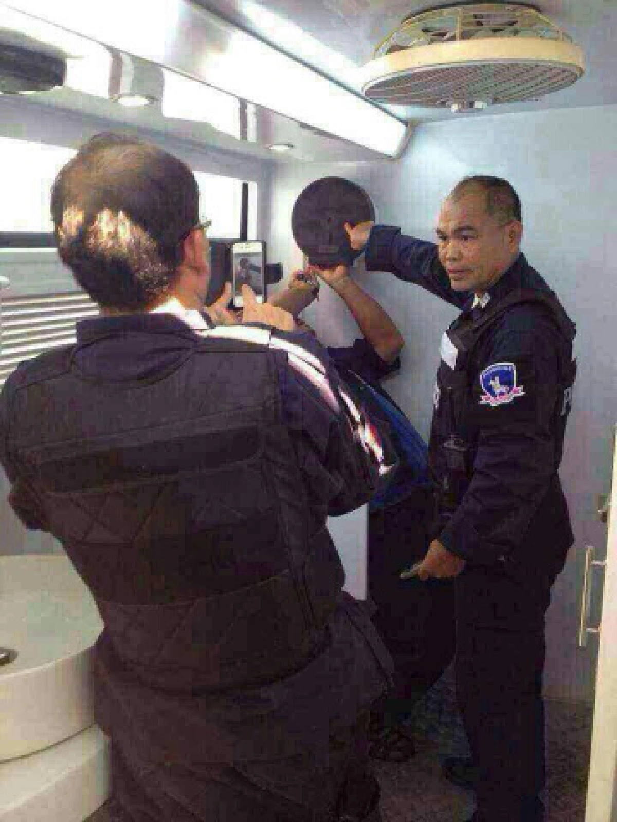 พบกล้องจิ๋วในรถสุขาเคลื่อนที่กทม.