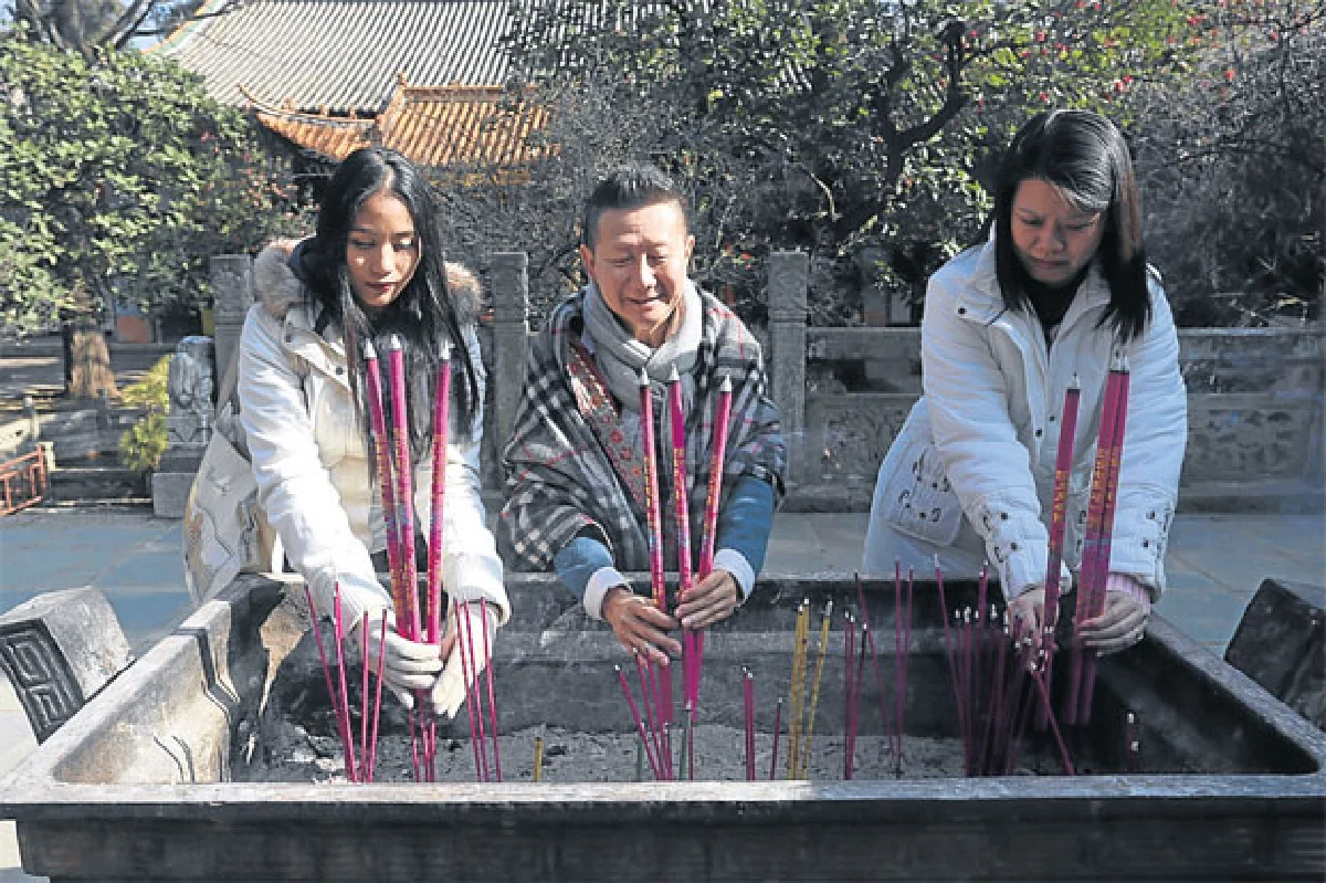 ตรุษจีนปีม้า ไหว้ไฉ่ซิ้งเอี๊ย ขอบริวารดีและโชคลาภ