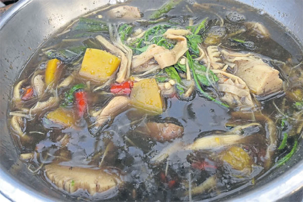 เผ็ดสร้างสุข ณ ครกไม้ไทยลาว