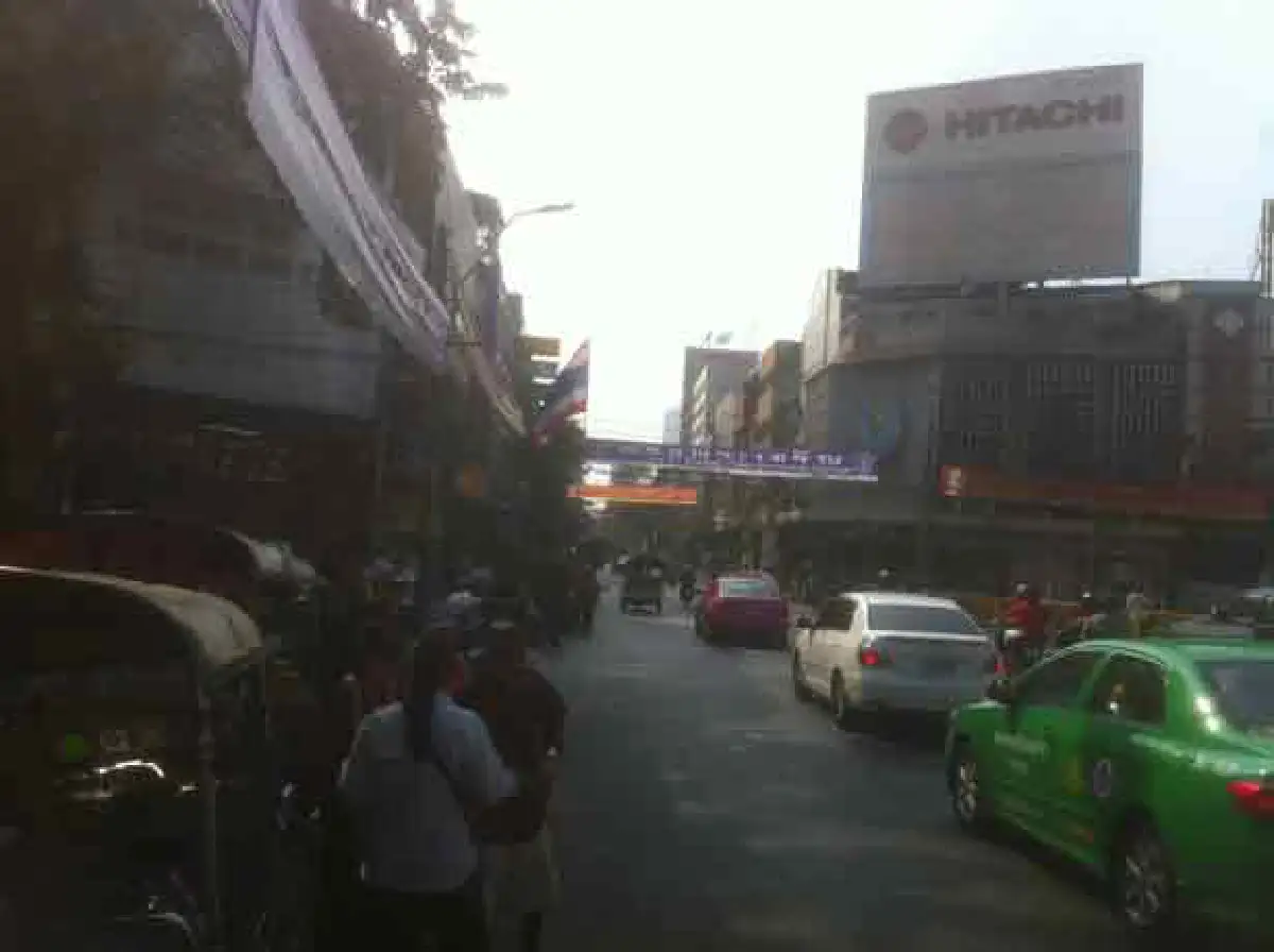 เยาวราชคึกคนรอสุเทพแห่มอบเงินกปปส.