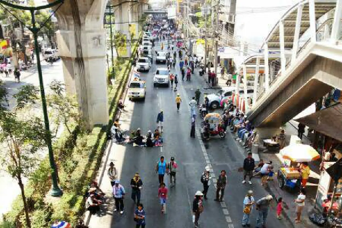 คปท.ปิดแยกราชเทวี-พญาไทค้านเลือกตั้ง