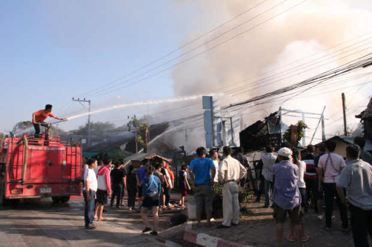 ไฟไหม้ตลาดสดเกาะคาวอดรับวันเลือกตั้ง ไฟไหม้ตลาดสดเกาะคาวอดรับวันเลือกตั้ง
