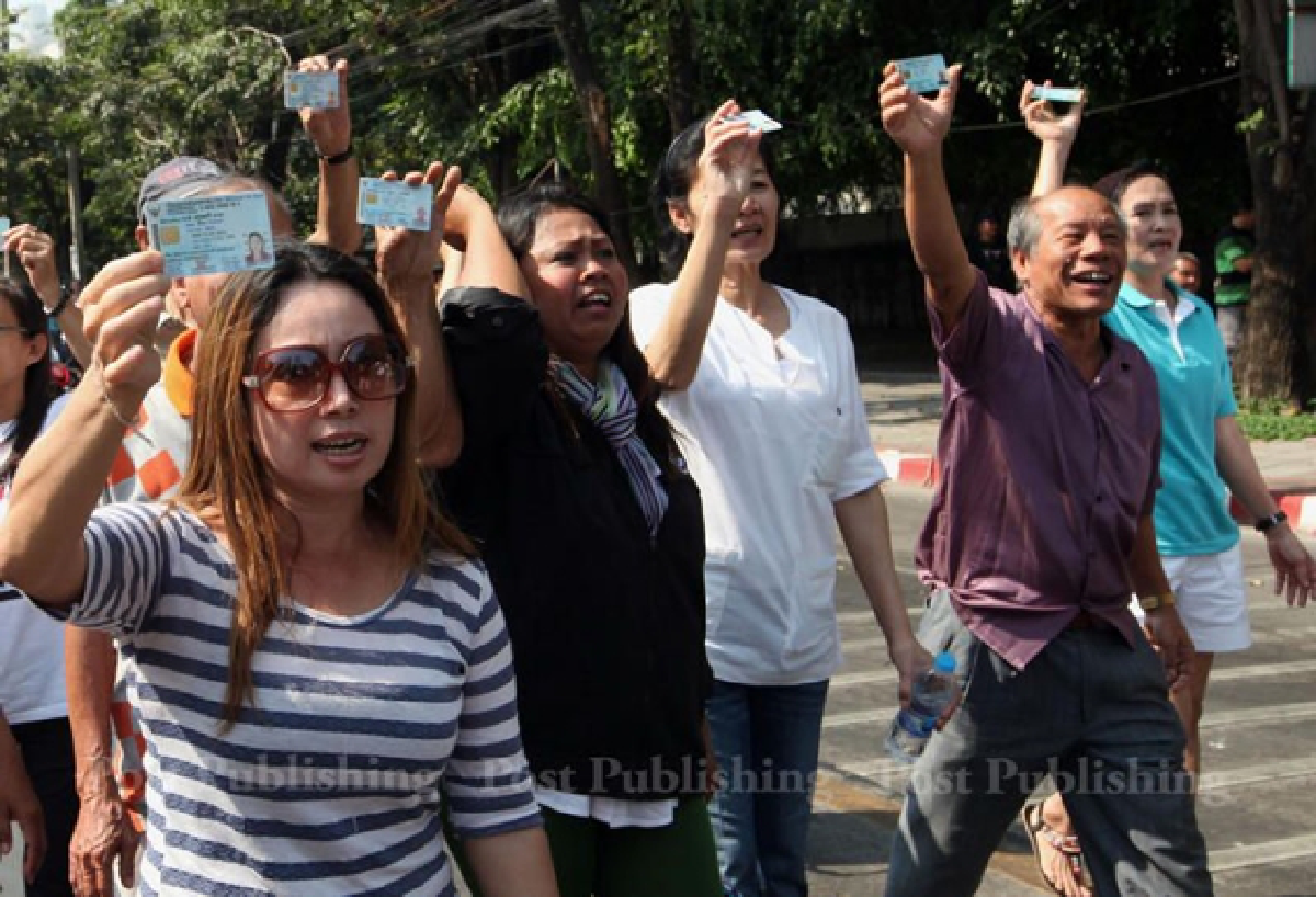 Troubled poll ends smoothly (updated Monday)